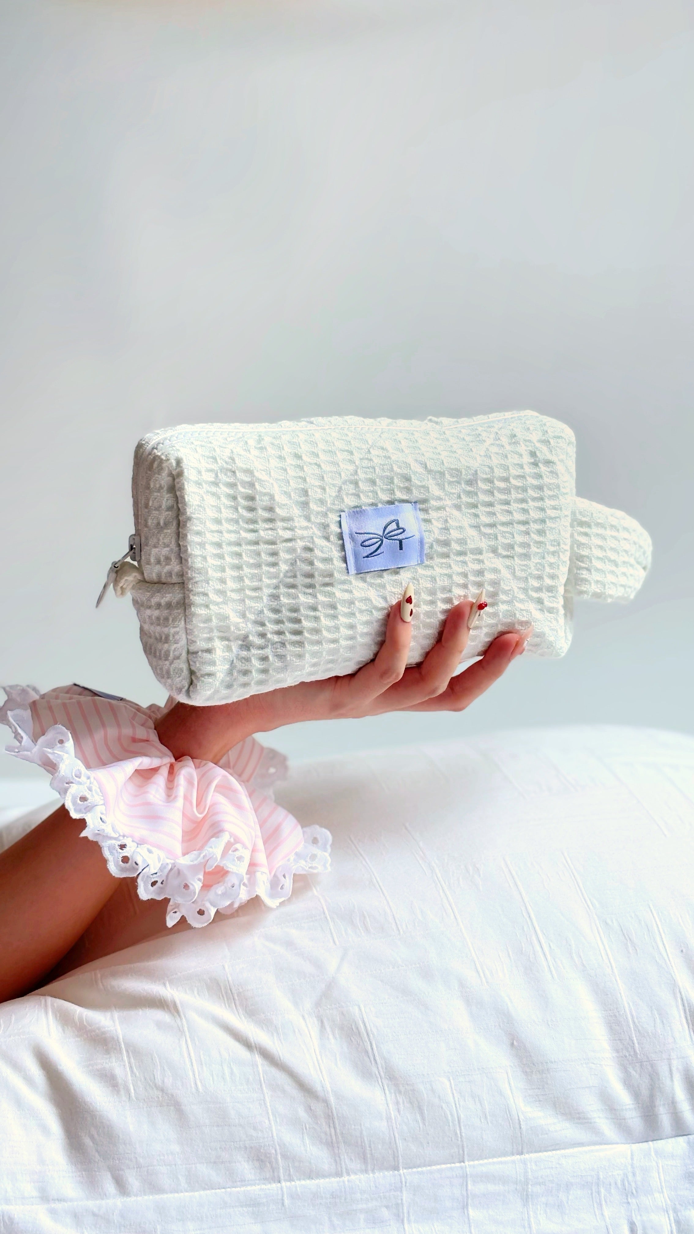 Medium Cloudette Pouch